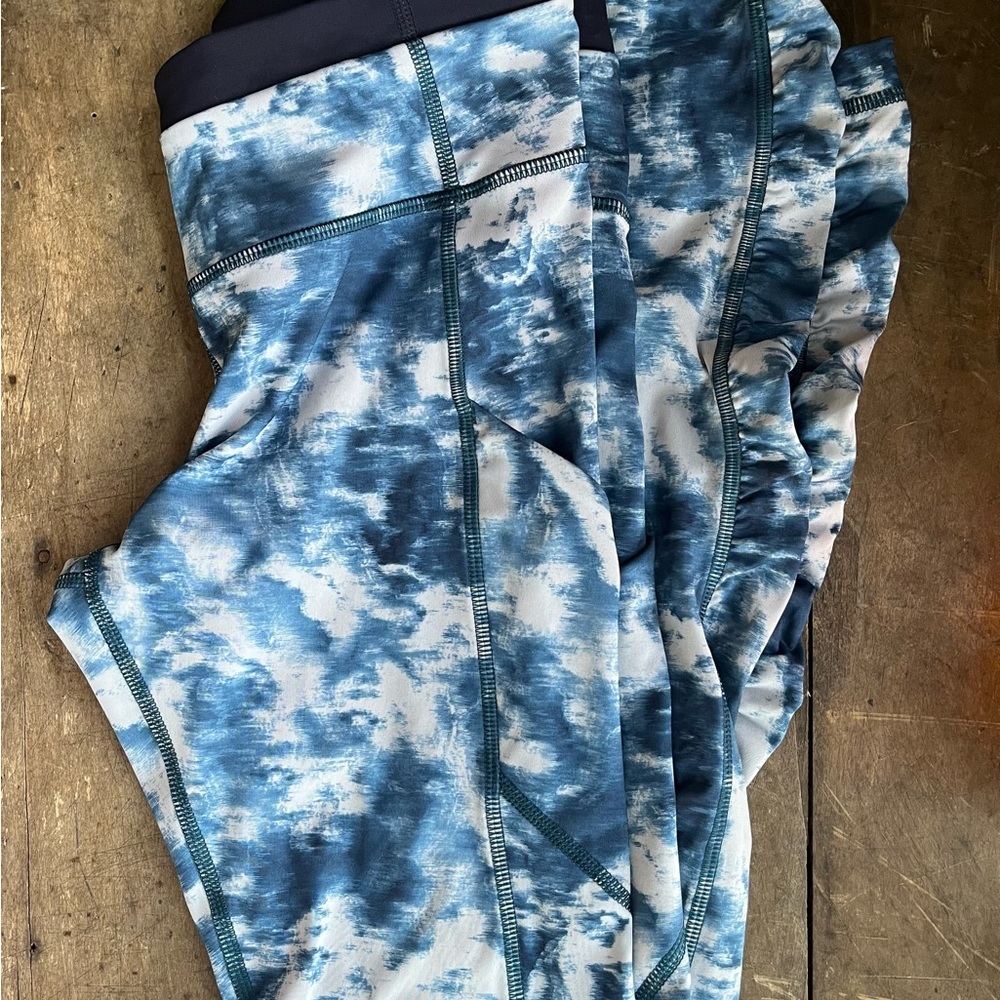LULULEMON TIE DYE SPEED TIGHT III SIZE 4
